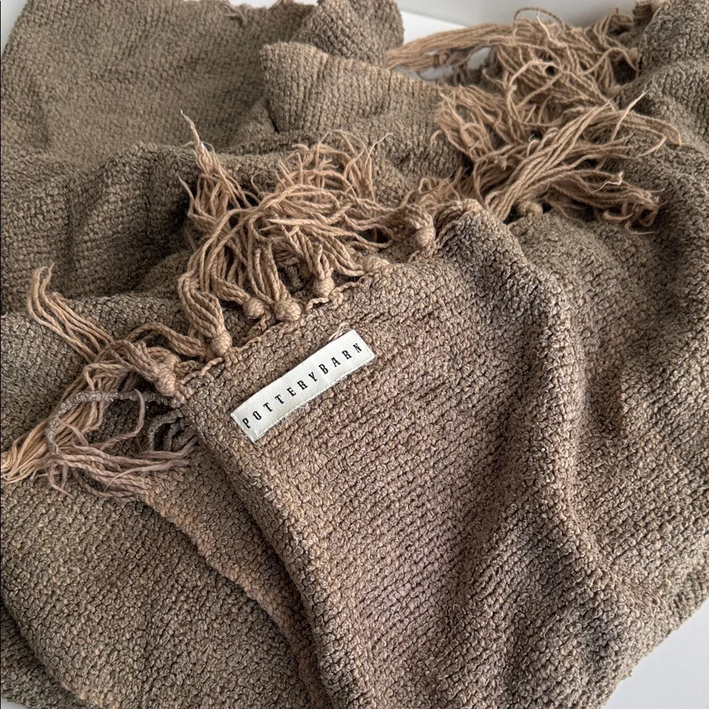 Elegant Brown Fringed Throw Blanket - Picture 1 of 3